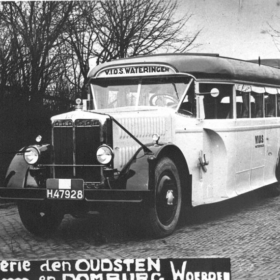 Unieke fotocollectie over autobussen